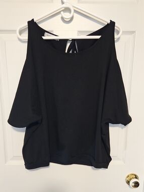 MISSLOOK Black Cold-Shoulder Tank Top
